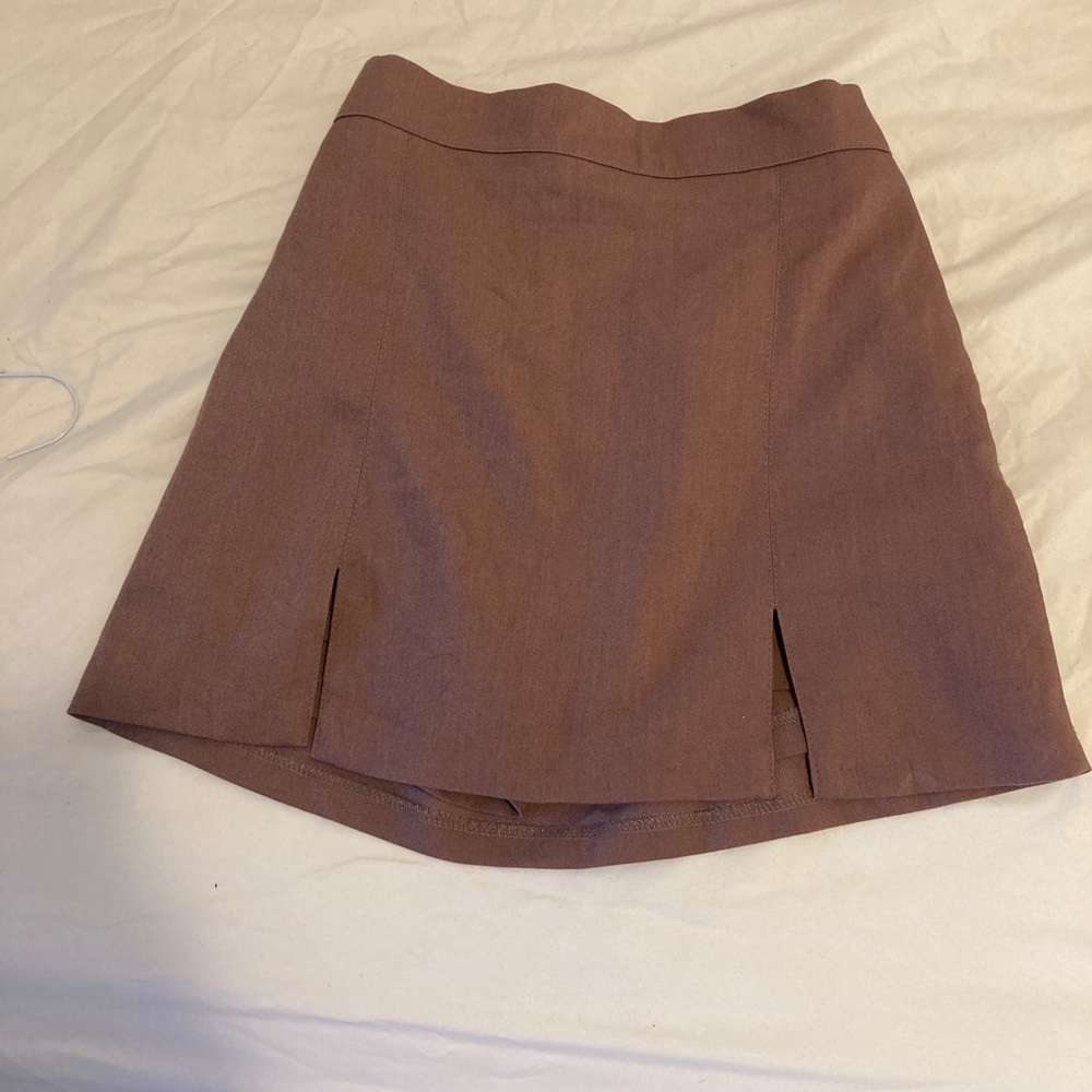 Adorable 90s girl skort